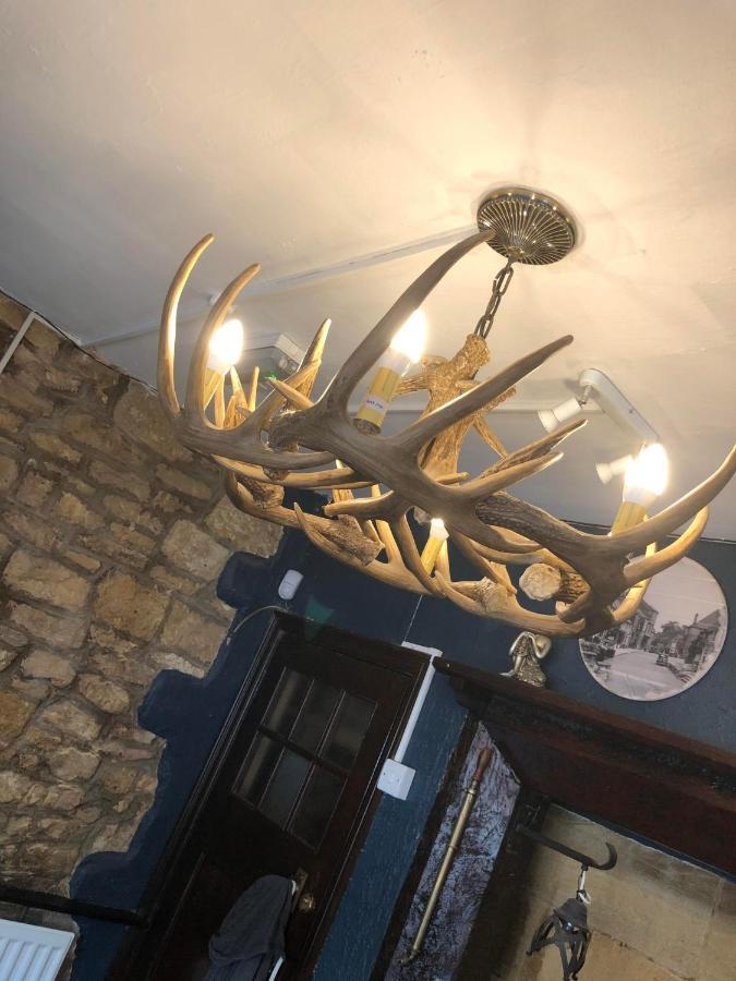 The Fleur-De-Lis Hotel Chiselborough Esterno foto